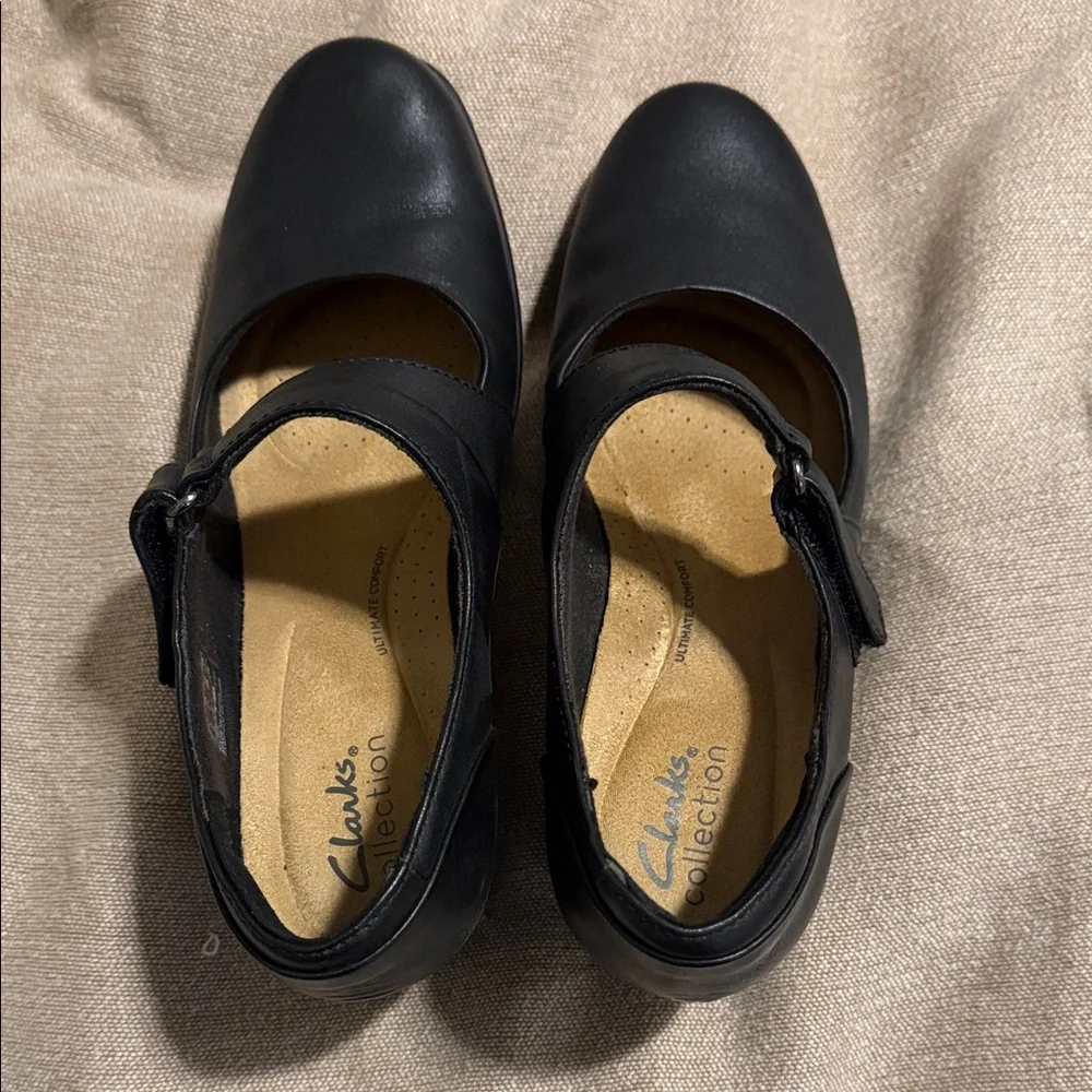 Black Women's Mary Jane Shoes -Clarks 7.5 - Picture 2 of 10